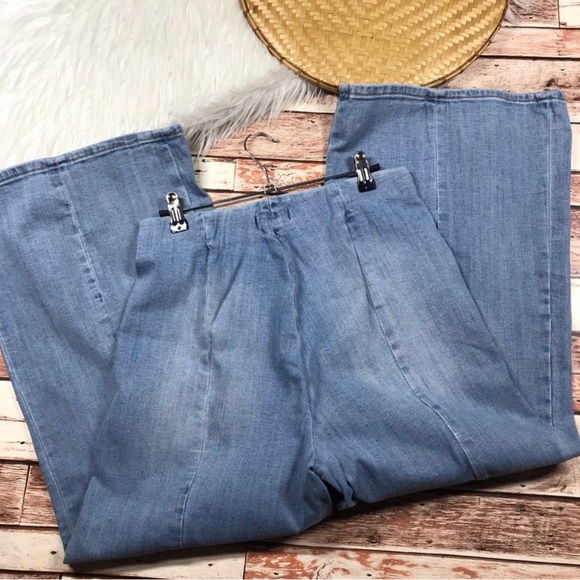 Wide leg high rise jeans with front exposed zipper - Picture 3 of 6